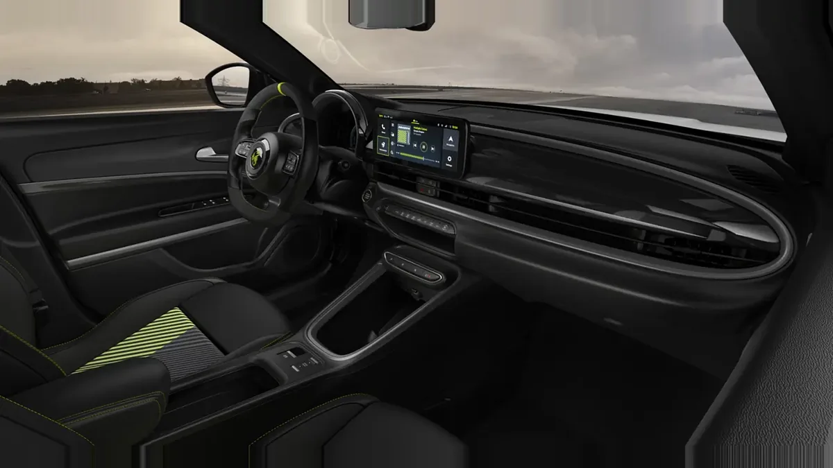 Abarth 600e Turismo en renting en Zaragoza — Interior