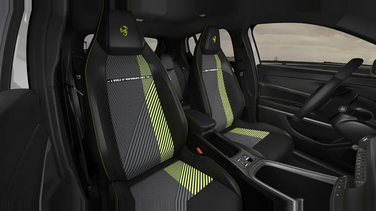 Abarth 600e Turismo en renting en Zaragoza — vista 6