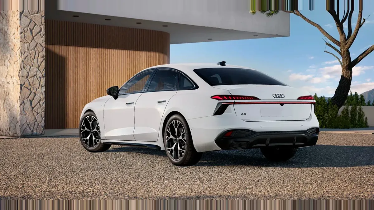 Audi A6 TDI 150kW (204CV) S Tronic Black Line en renting en Zaragoza — Trasera