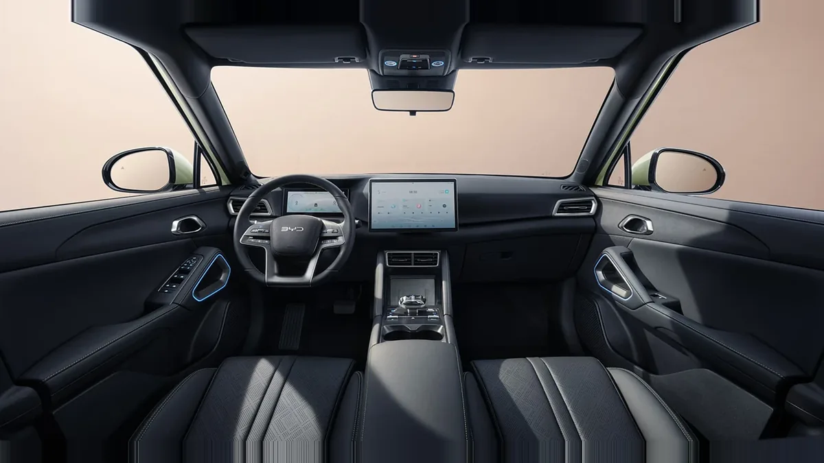 BYD Atto 2 DM-i Boost 156kW en renting en Zaragoza — Delantera