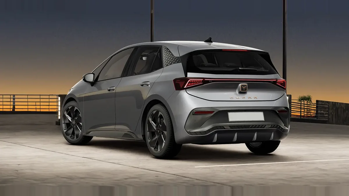CUPRA Born e-Boost Pack Advanced Plus en renting en Zaragoza — Trasera