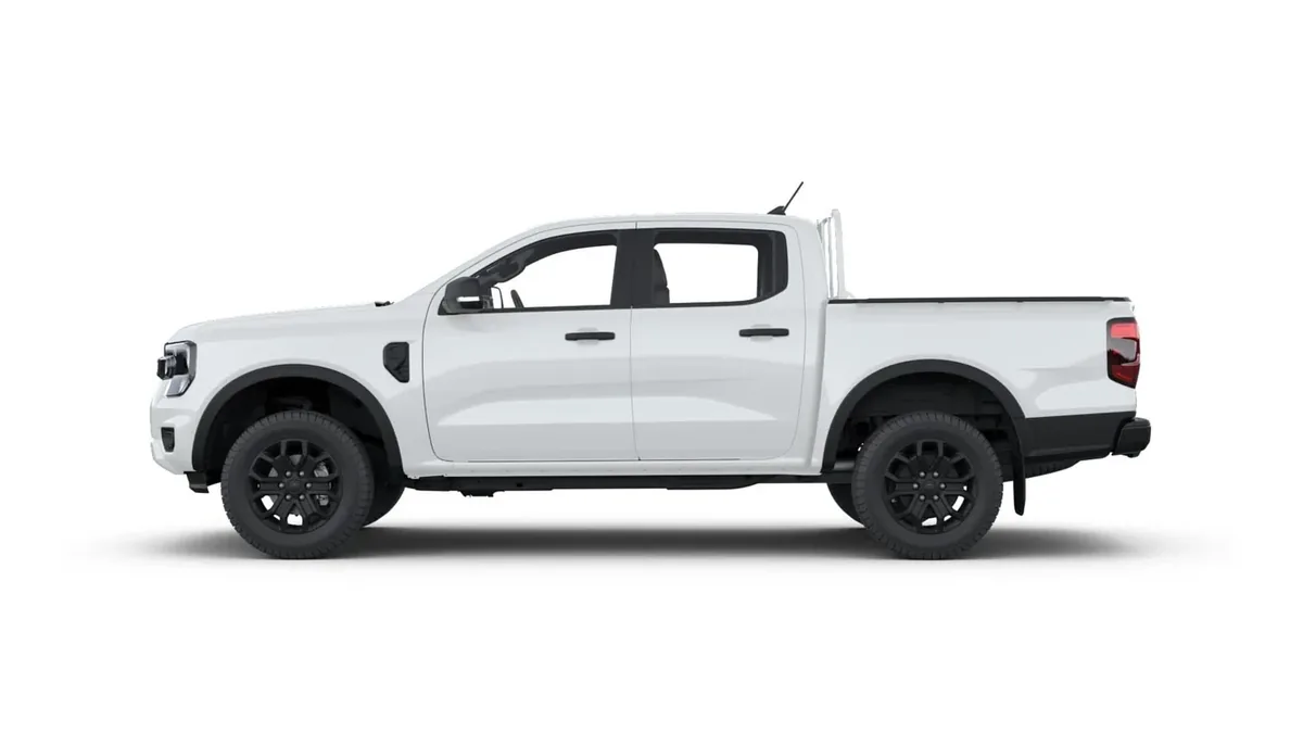 Ford Ranger XLT Doble Cabina 3.0 EcoBlue 240CV en renting en Zaragoza — Lateral