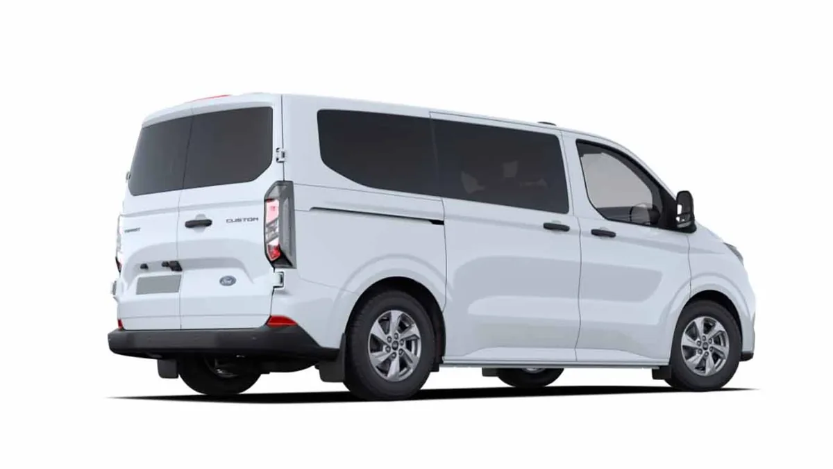Ford Transit Custom Kombi 2.0 EcoBlue 150Cv 320 L1 Trend M1 II en renting en Zaragoza — Trasera