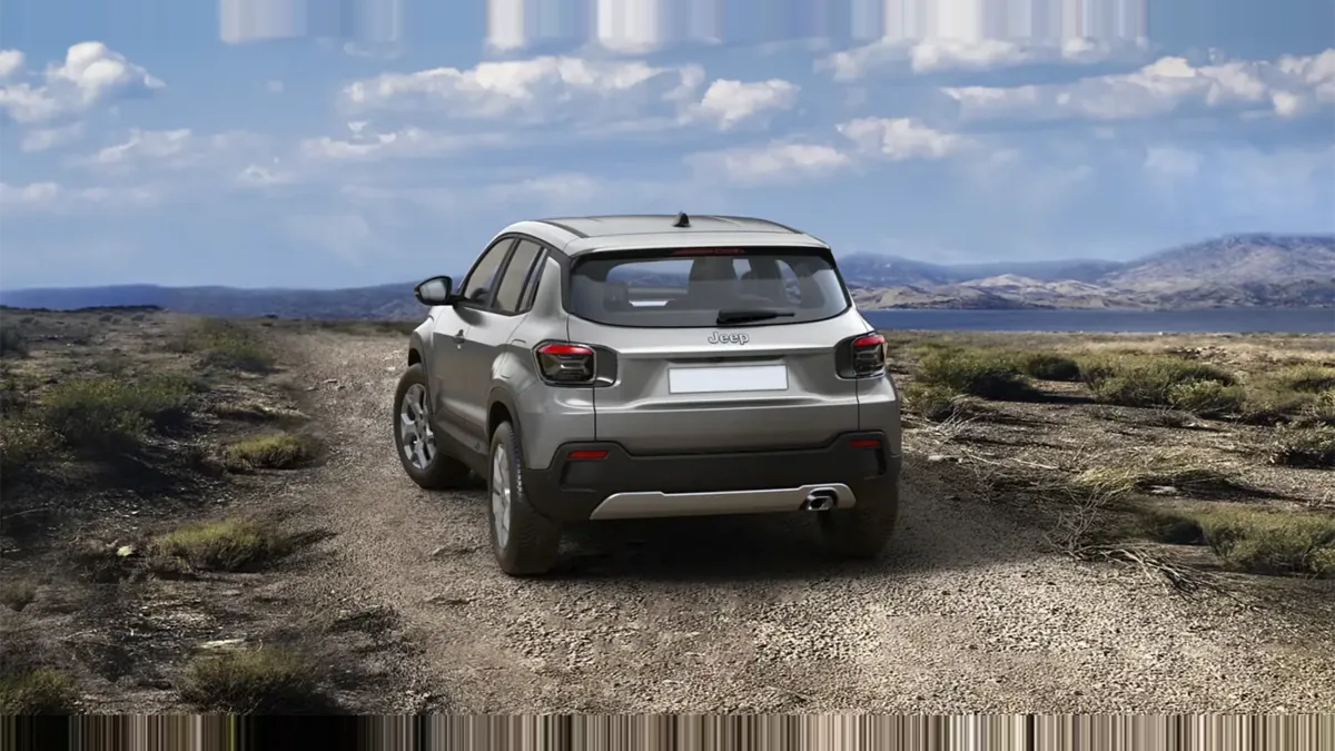 Jeep AVENGER E-HYBRID ALTITUDE en renting en Zaragoza — Delantera