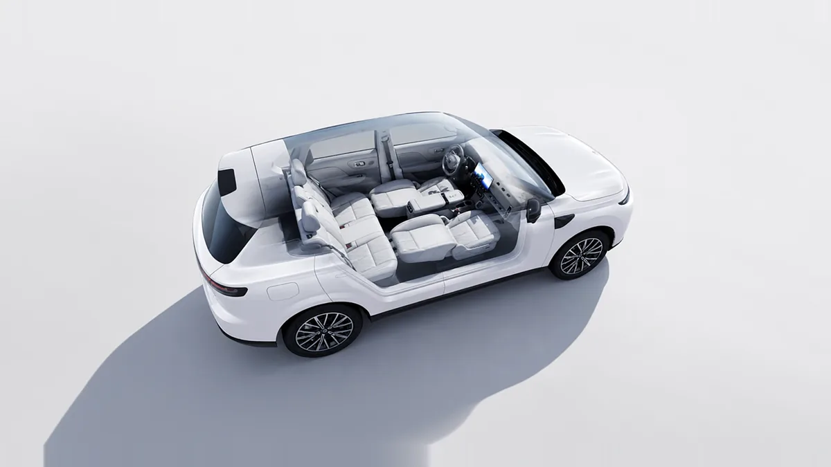 Leapmotor B10 REEV 18.8 kWh Life AT en renting en Zaragoza — Trasera