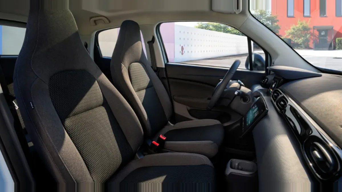 Leapmotor T03 BEV 37.3kWh Design AT en renting en Zaragoza — Interior