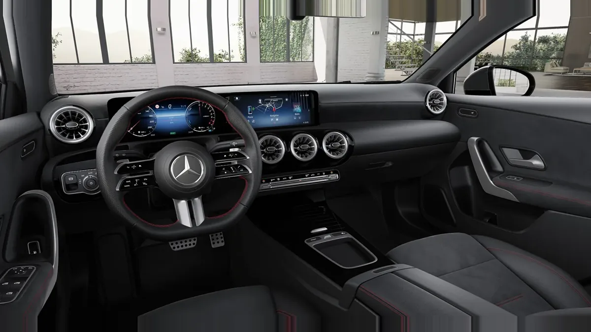 Mercedes-Benz CLASE A 250 e con tecnología híbrida EQ en renting en Zaragoza — Trasera