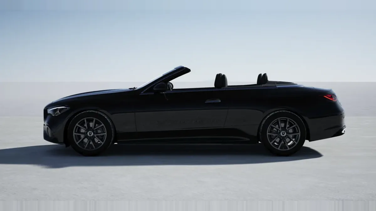 Mercedes-Benz CLE Cabrio 200D en renting en Zaragoza — Lateral