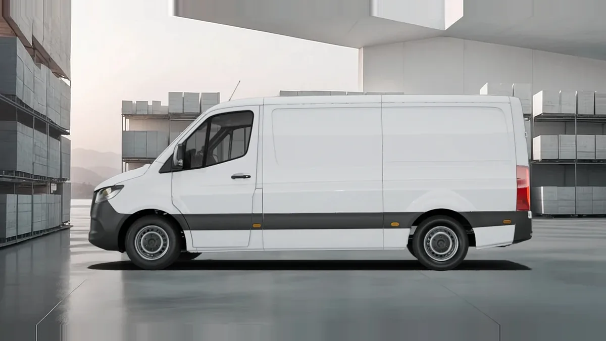 Mercedes-Benz Sprinter 315 CDI Medio Pro en renting en Zaragoza — Lateral