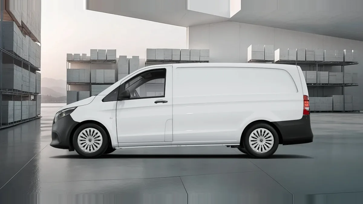 Mercedes-Benz Vito 110CDI 75kW Furgón Pro Larga en renting en Zaragoza — Lateral