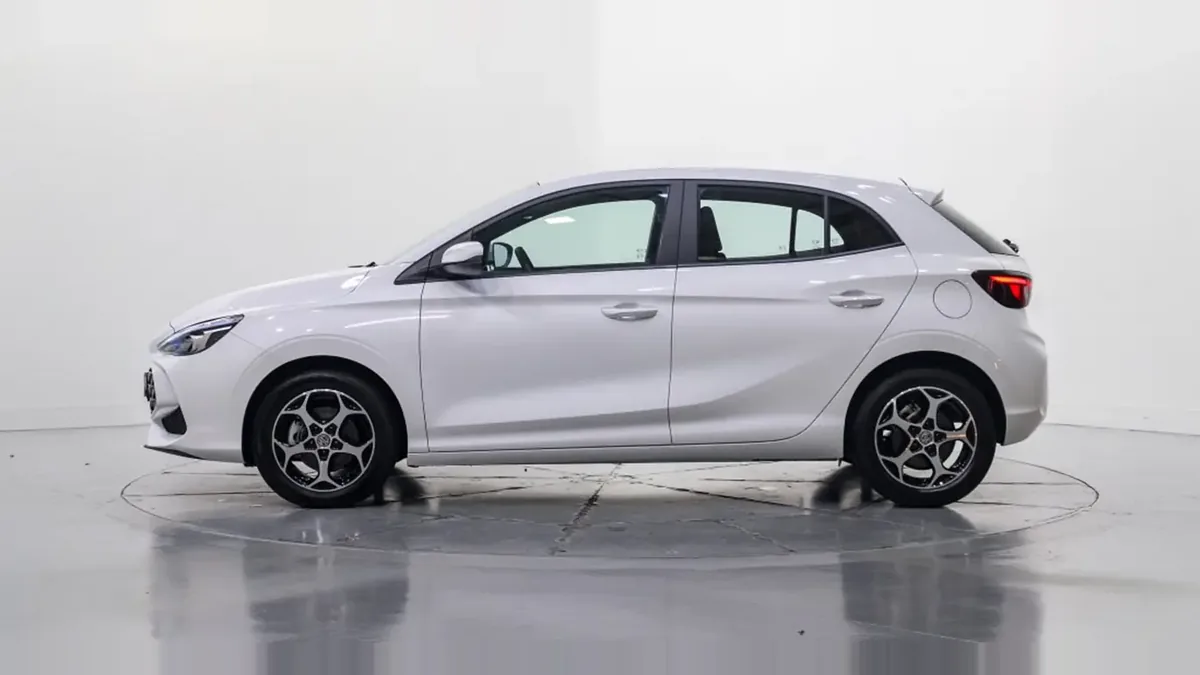 MG 3 1.5 Comfort en renting en Zaragoza — Lateral