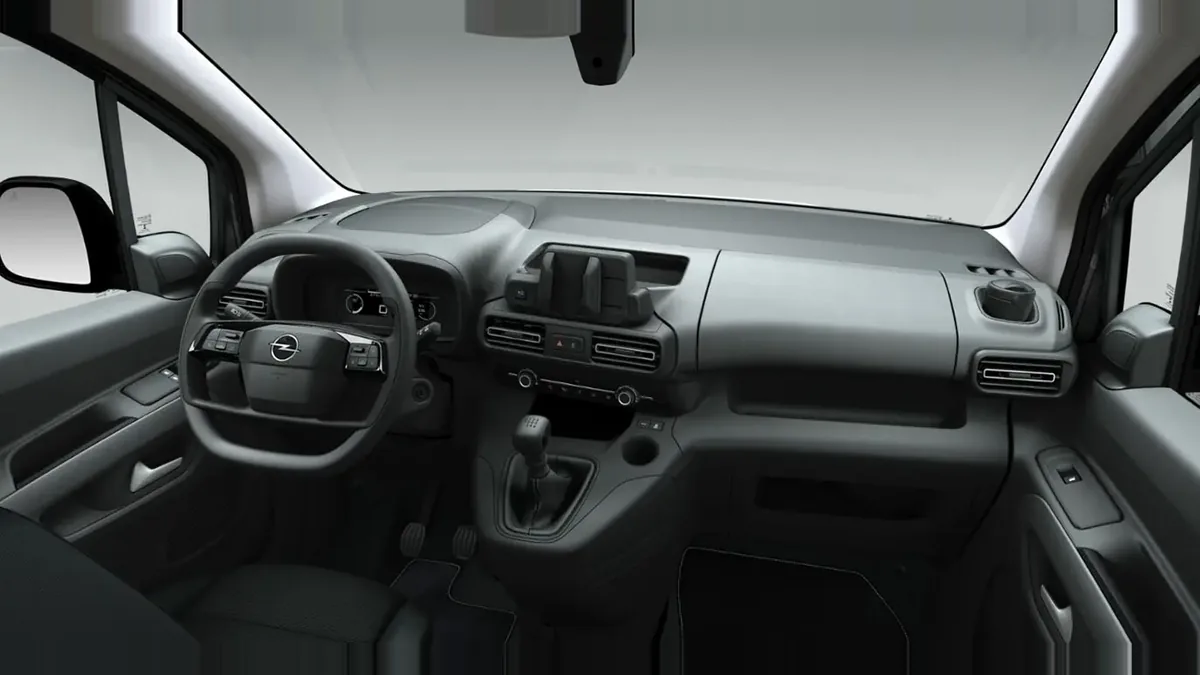 Opel Combo-e Cargo M 800kg en renting en Zaragoza — Trasera