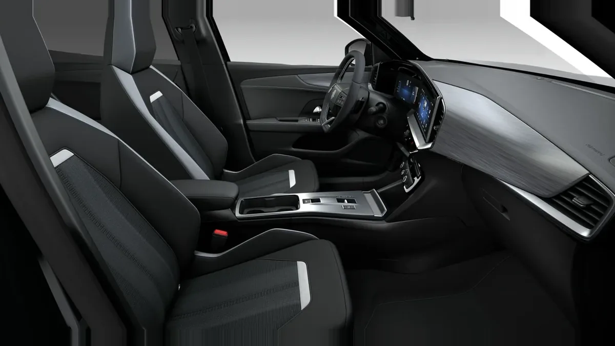 Opel Mokka 1.2 T XHT Hybrid eDCT6 GS en renting en Zaragoza — Interior