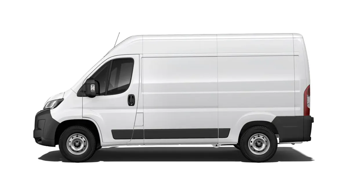 Peugeot Boxer 3.3 L2H2 BHDI 103kW en renting en Zaragoza — Lateral