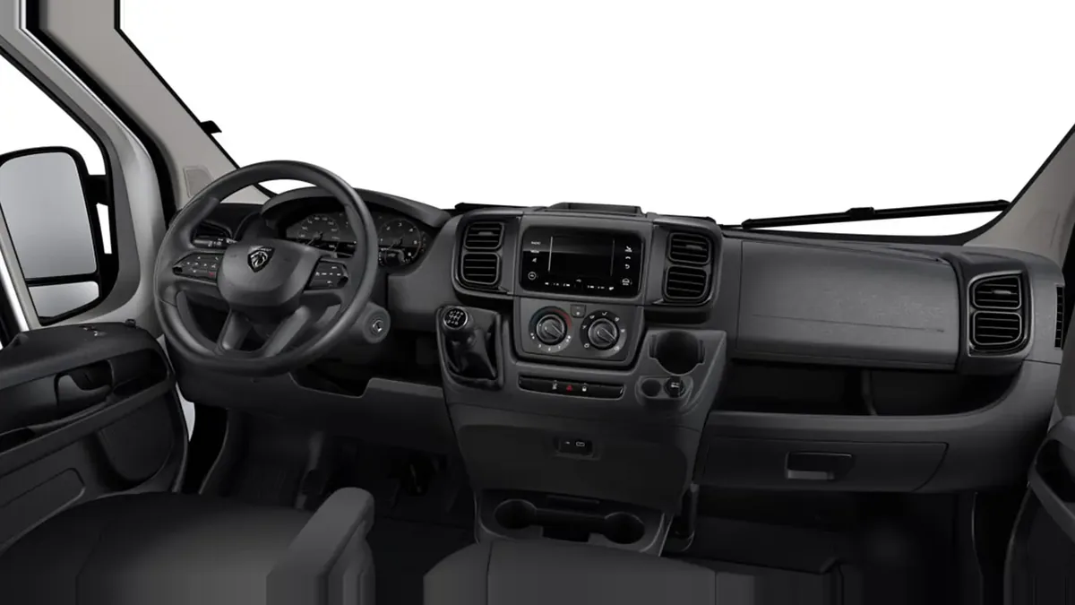 Peugeot Boxer 3.3 L2H2 BHDI 103kW en renting en Zaragoza — Delantera