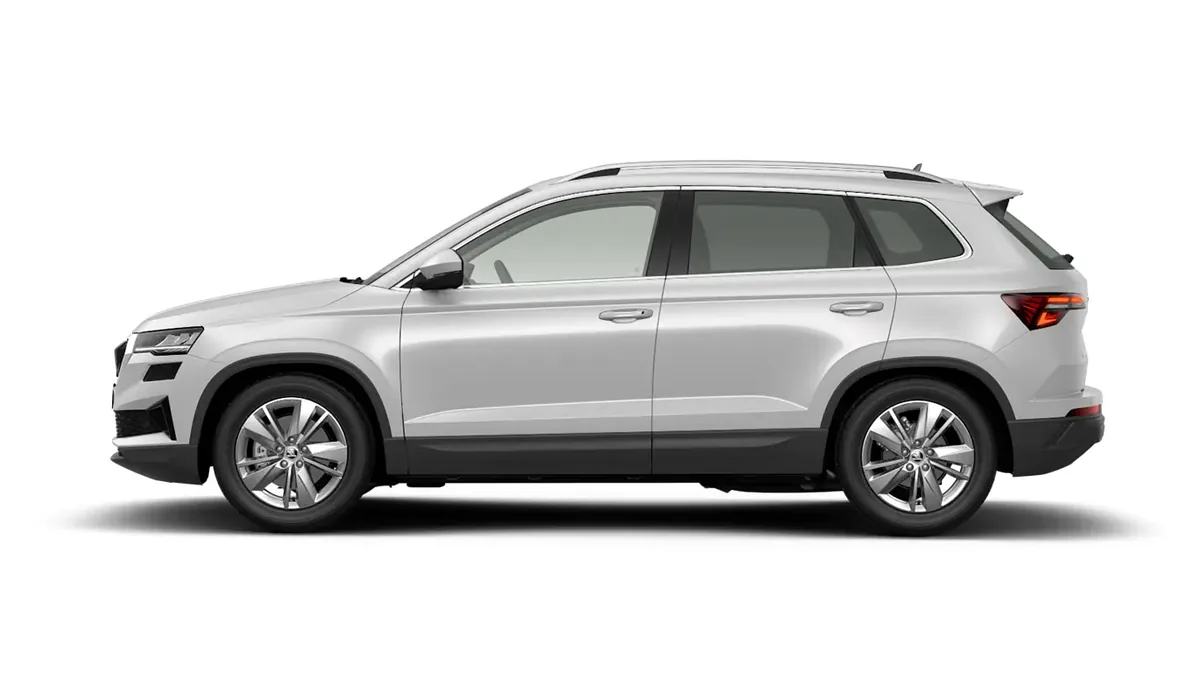 Škoda Karoq Selection 2.0 TDI DSG en renting en Zaragoza — Trasera