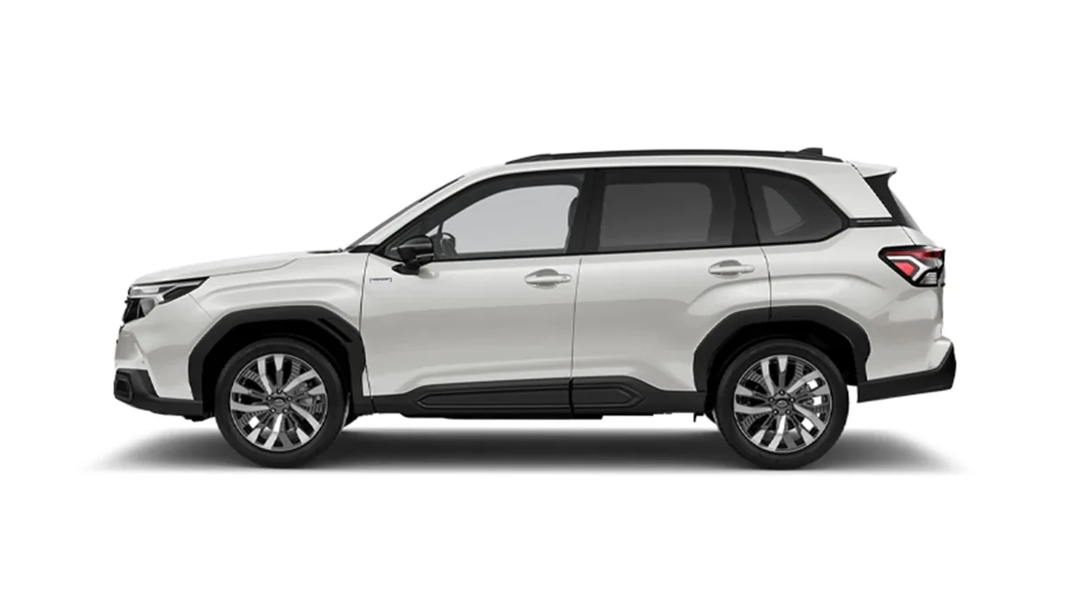 Subaru Forester 2.0i Hybrid Field CVT en renting en Zaragoza — Trasera