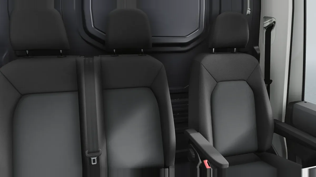 Volkswagen Crafter 35 Furgón BL TA L4H3 2.0 TDI 103kW (140CV) - ISOTERMO en renting en Zaragoza — vista 7