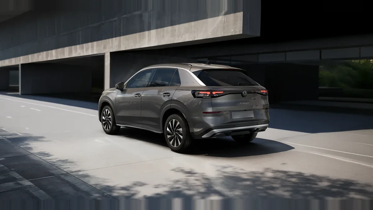 Volkswagen T-ROC Match 1.5 eTSI 150CV DSG en renting en Zaragoza — Trasera
