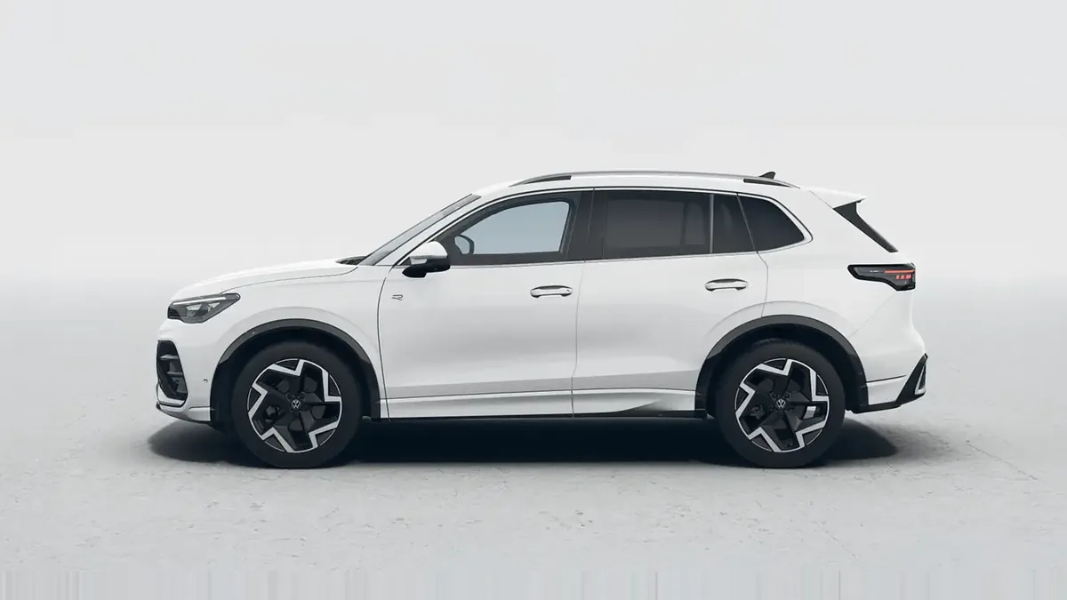 Volkswagen Tiguan R-Line 1.5 eTSI 110kW DSG en renting en Zaragoza — Trasera