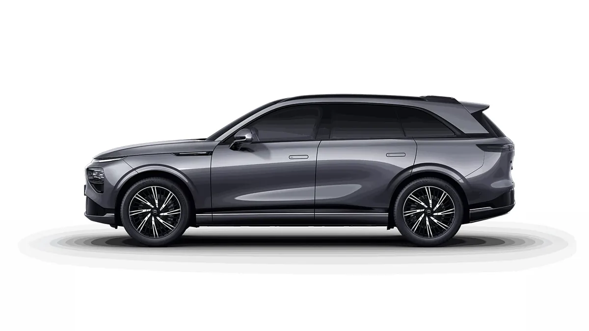 XPENG G9 AWD Performance en renting en Zaragoza — Lateral